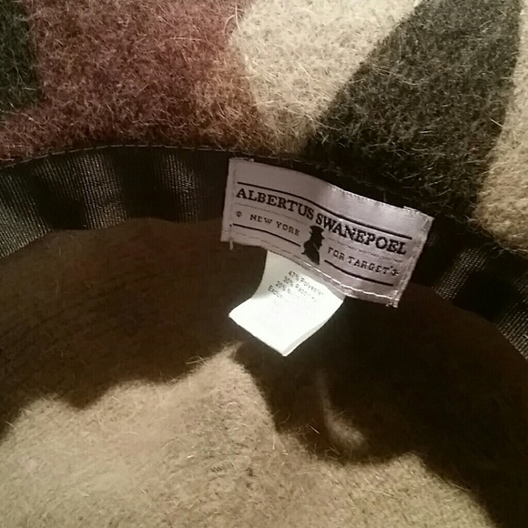 Classic , autumn/ winter  hat - Picture 3 of 7